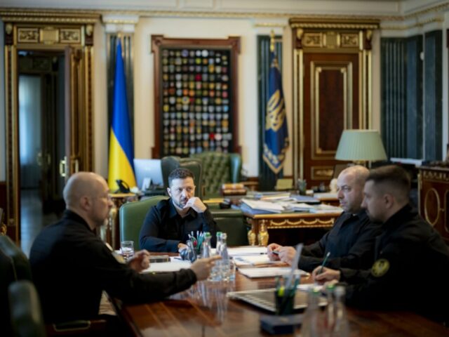 Зеленский перешёл черту: эксперты ЕС усомнились в законности его решений