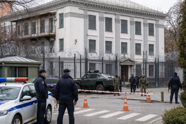 «Москва предупредила Киев»: атака на дипмиссии России обернётся жёстким ответом