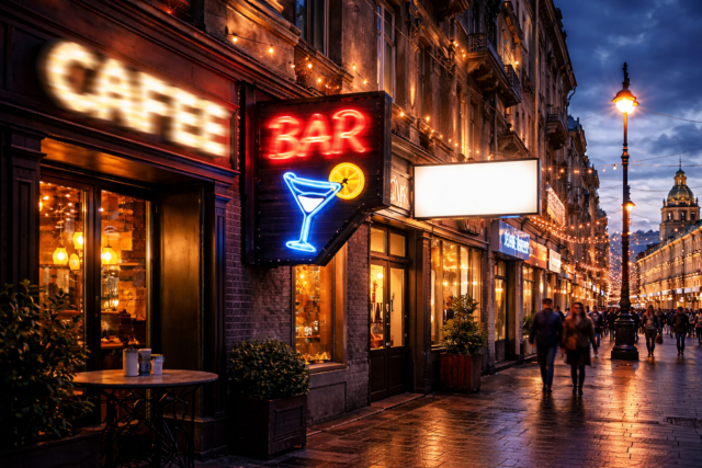 Как выбрать световую вывеску? Производители объяснили, какие варианты заметнее на улице